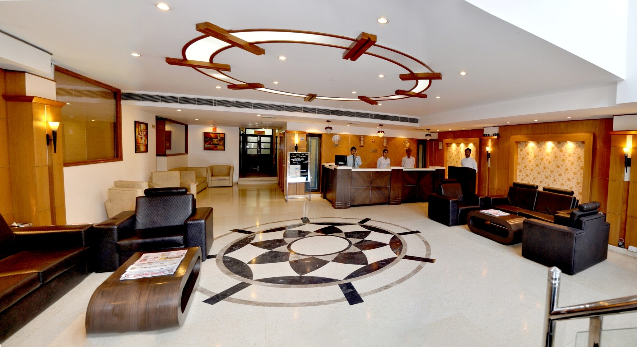 Hotel Queens Tower