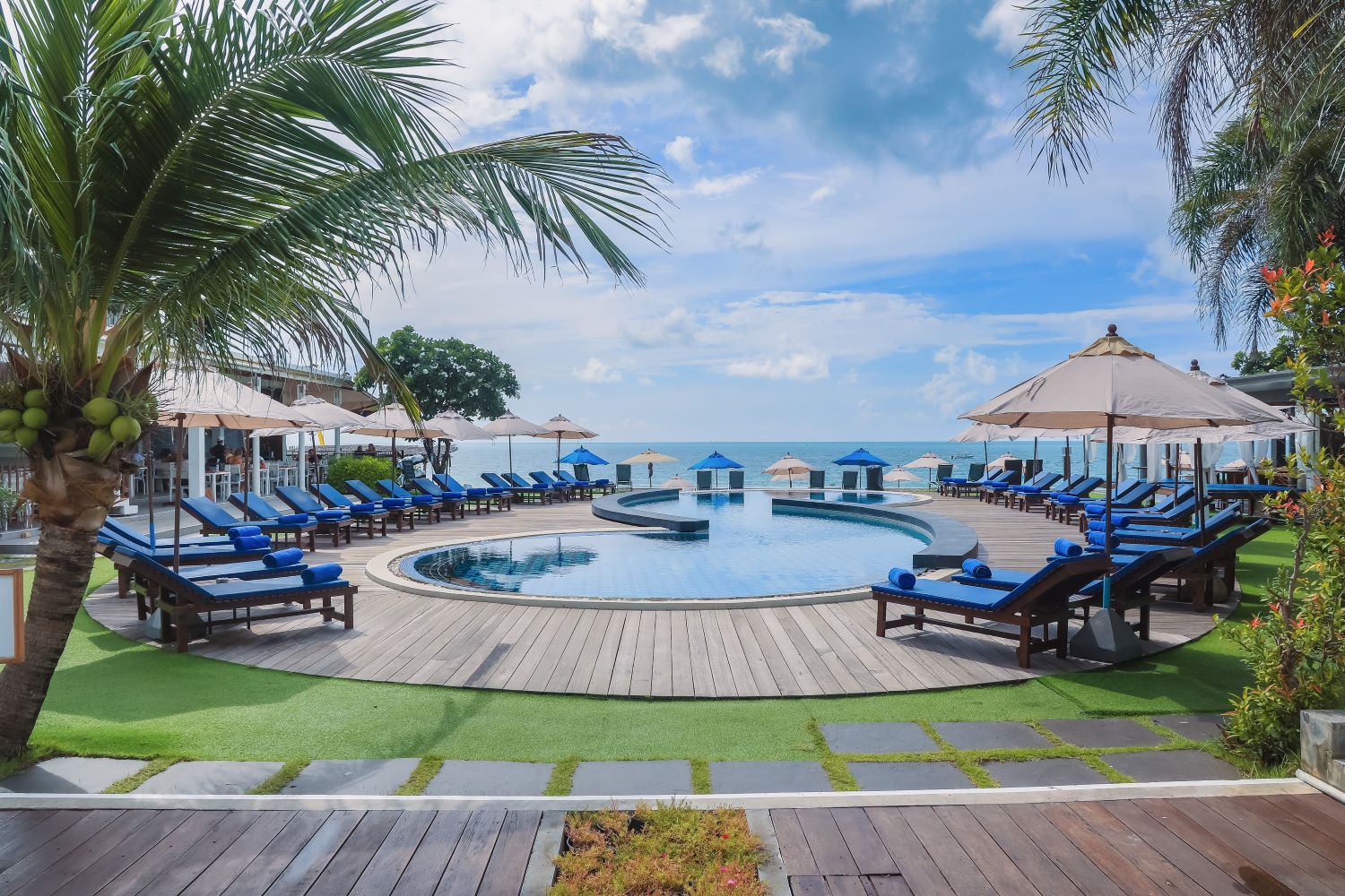KC Beach Club & Pool Villas