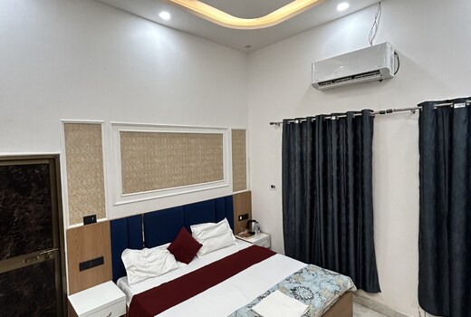 Shaanti guest house
