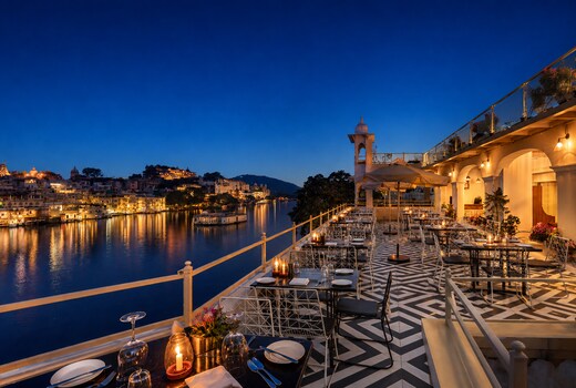 Sarovar - Lake Facing Boutique Hotel On Lake Pichola.
