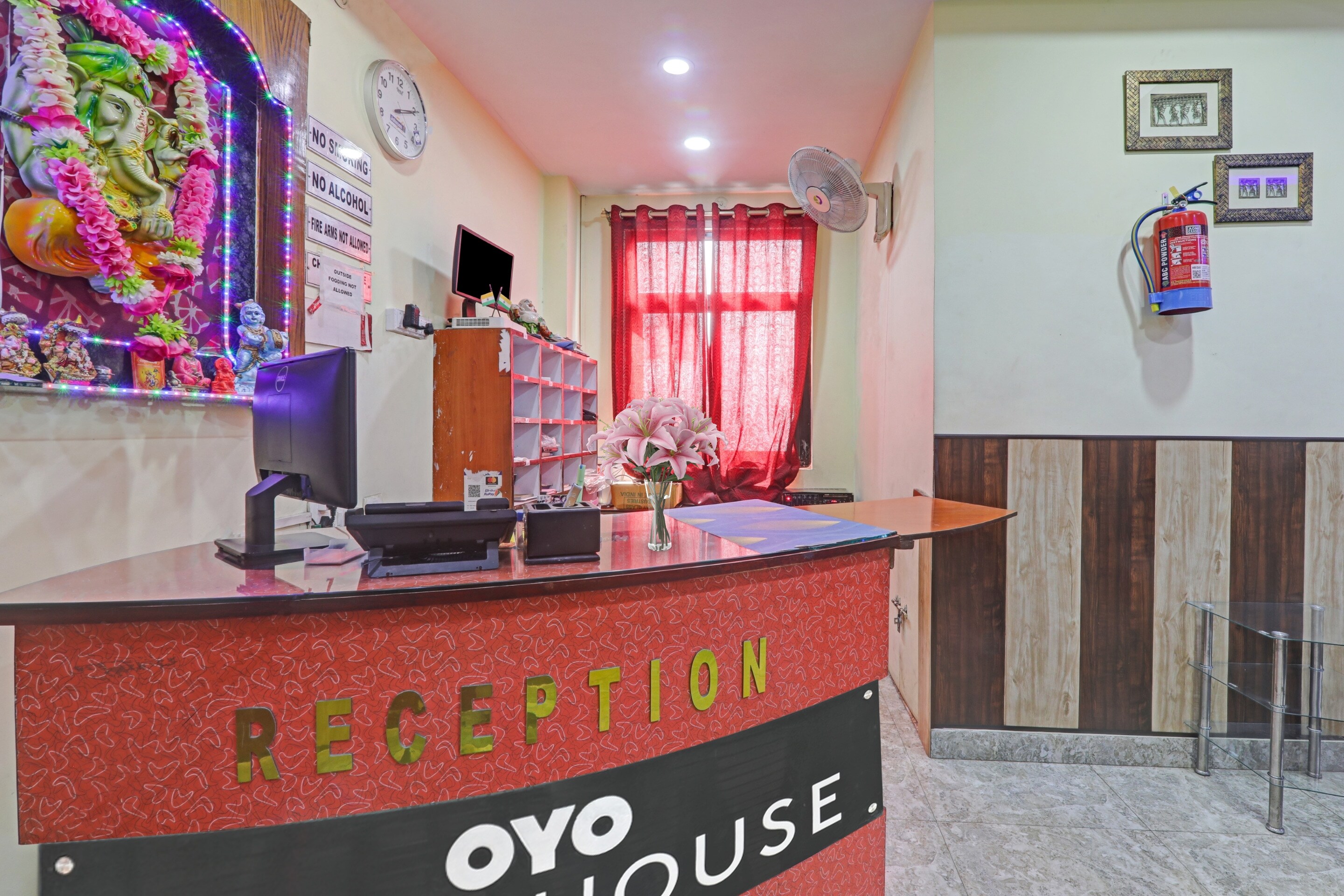 Hotel O Fort Inn