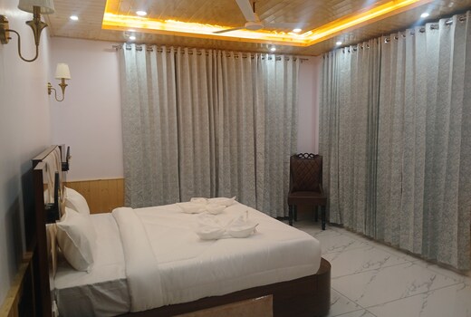 Lalit inn