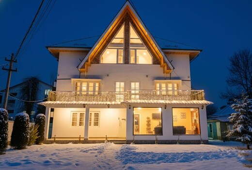 Villa67- Entire 8BR Villa