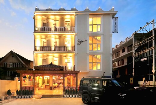 Hotel Blanco - 2mins Drive to Dal Lake
