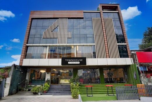 OYO Townhouse Prayagraj Central Bus Terminal Formerly Hotel Four View