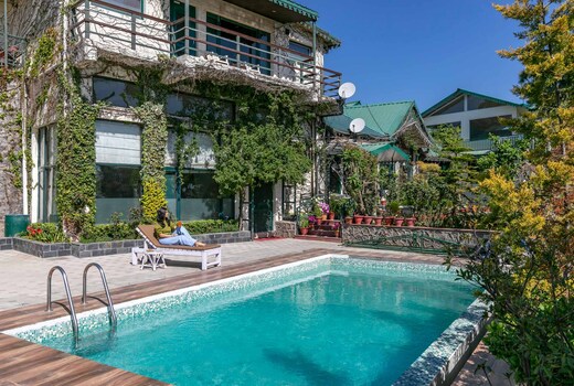 StayVista at 2 Rooms @ Villa Mountain Crest W/ Outdoor Pool