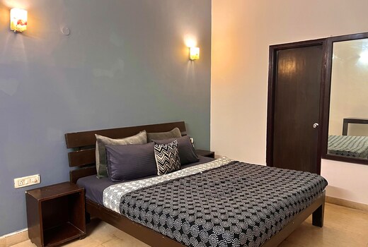 cozy room on main road