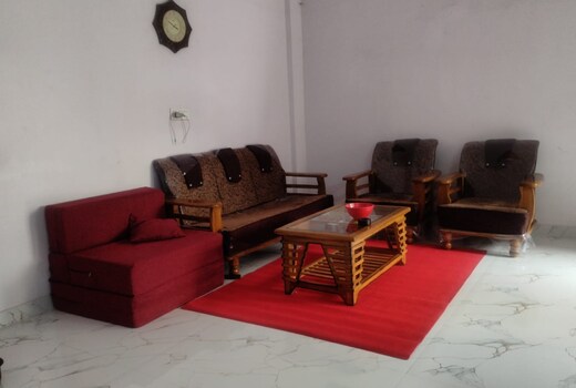 RED & WHITE HOMESTAY