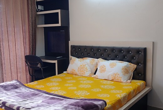Yellow Door Home Stay