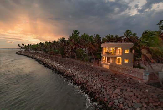 Ohstayz Alai | The Beach Villa in Kochi