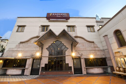 Rajhans Hotel