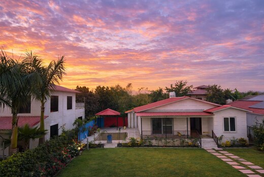 Farmhouse Getaway for Peaceful Stays Pool Parties