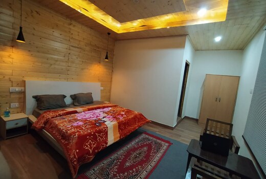 Wildwood Home | Rooms & Restaurant