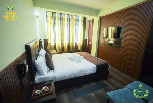 Two Leaves Hotel & Restaurant