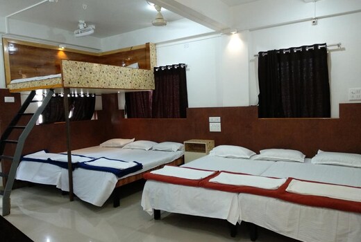 Joshi Yatri Niwas