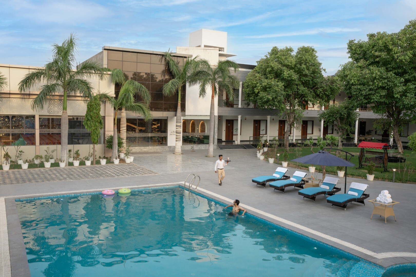 Clarks inn Bichpuri , Agra