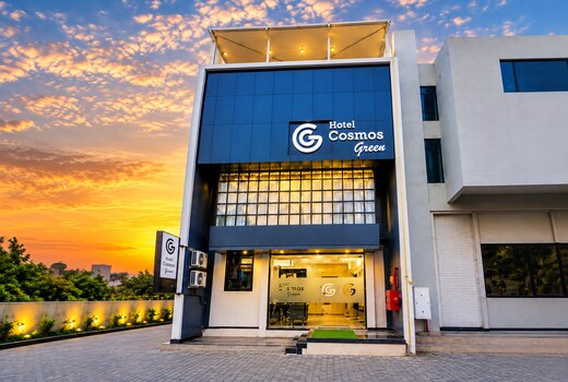 Hotel Cosmos Green