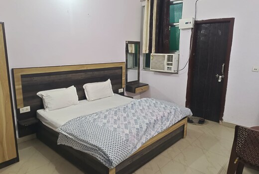 Arihanta Hotel
