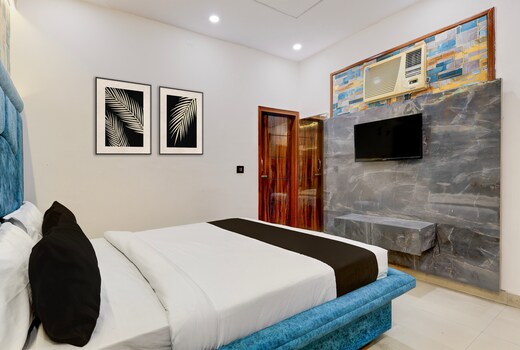 Super Hotel O JC Luxury Hotel