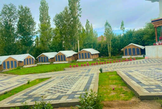 Vintage Village Resort Saboo