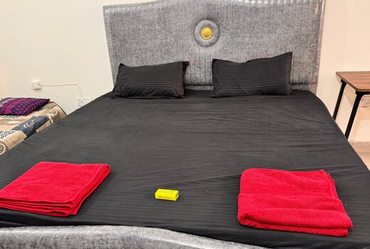 Sandy's Entire Flat for peaceful stays