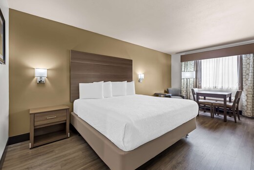 Best Western Plus Caldwell Inn & Suites
