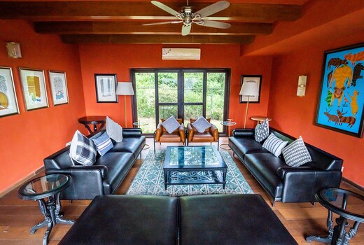 Woodside Villa 13by14