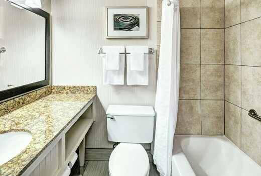 DoubleTree by Hilton Milwaukee Downtown