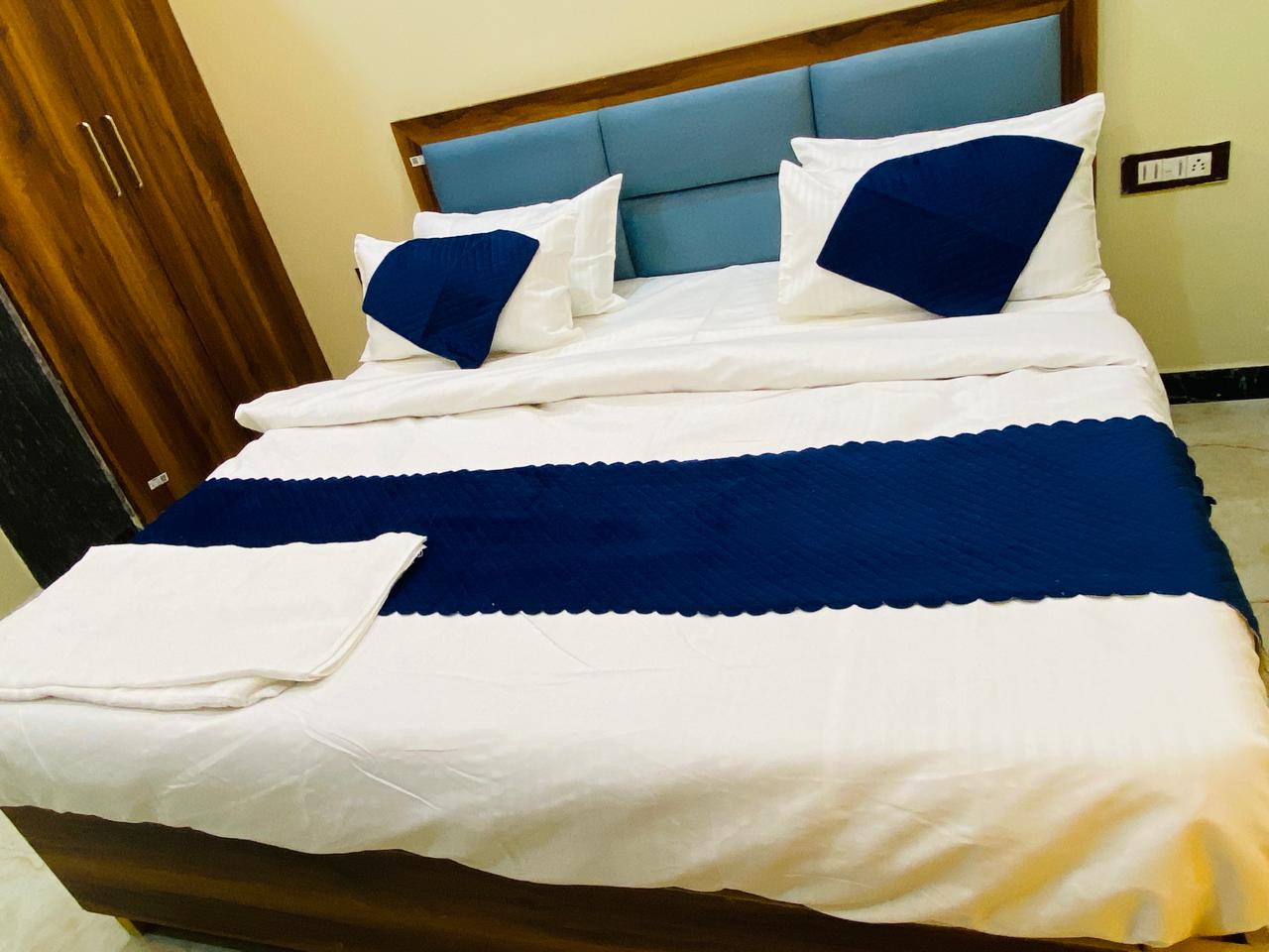 Sunrise Gayatri Home Stay Agra