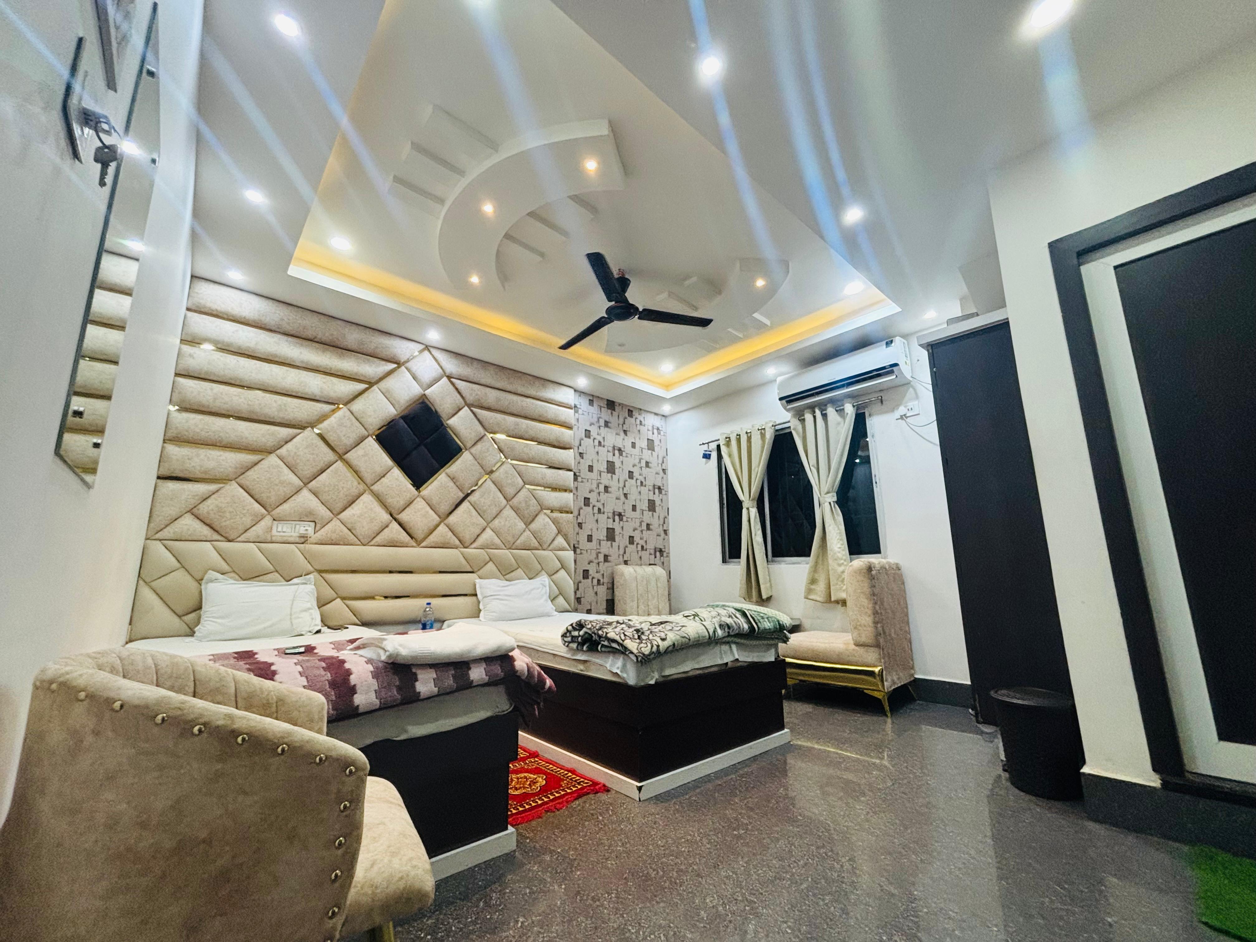 HOTEL LOLO PALACE