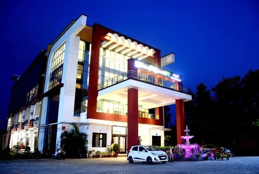 Taraji Resort Hotel & Restaurant Ayodhya, 5 km from Ram Mandir