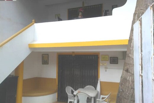 Cozy Pvt Room on Ground Floor 104