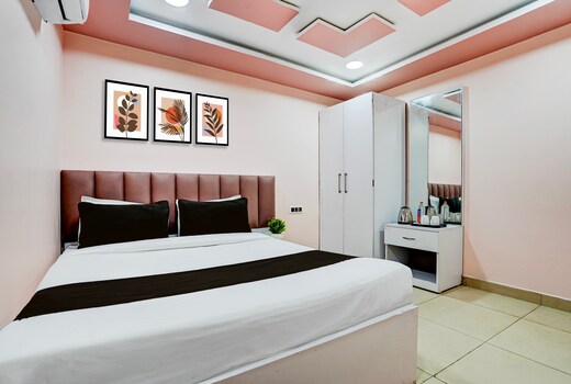 Hotel O Shri Govind