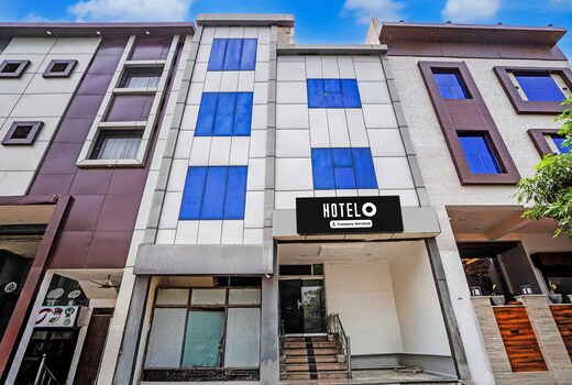 Hotel O Shilpgram Taj Mahal East Gate