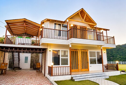 Jusgar Homestay 3BHK Villa| Lansdowne by Homeyhuts