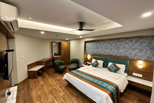 HOTEL GRT SQUARE
