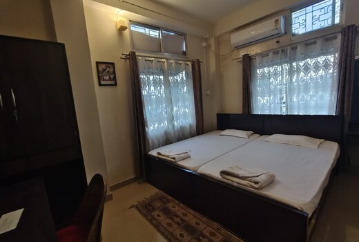 Townhouse - The Urban Inn