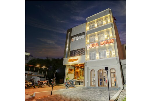 HOTEL PAVILION