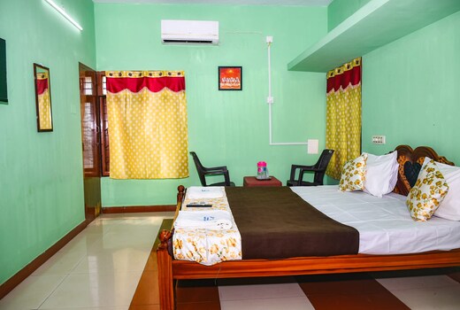 Pandiyan Guest House