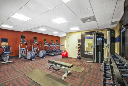 Hampton Inn & Suites Madison - West