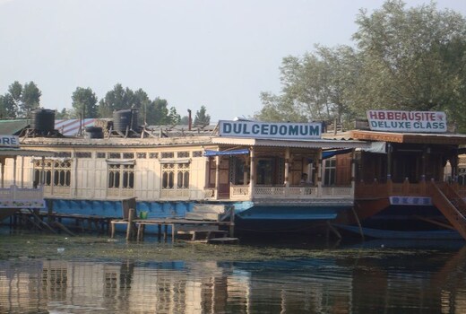 Houseboat Dulce Domum