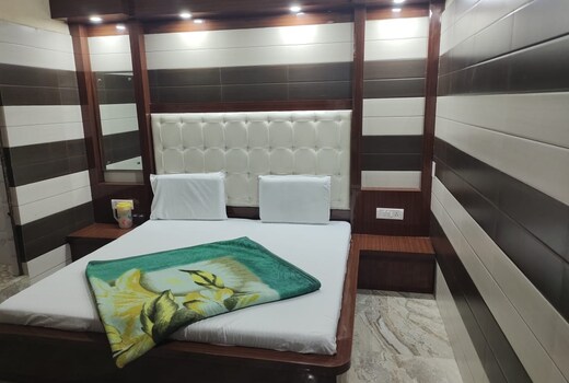Vidya Guest House @ 2 Mins from Yatra Parchi Counter