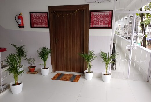 Anand retreat Home