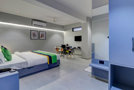 HOTEL COMFORT INN