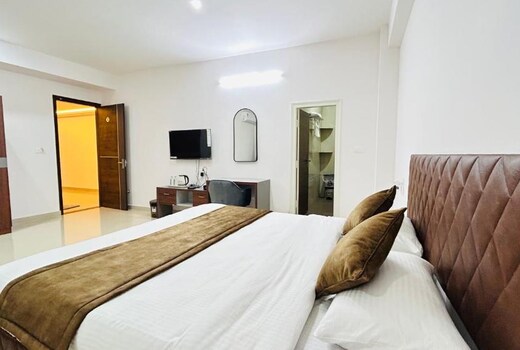 Queen's Suite Rooms