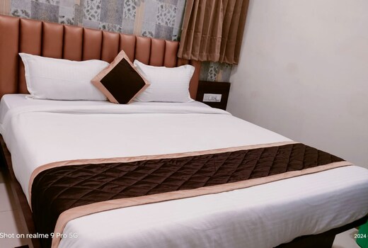 HOTEL JAYSH