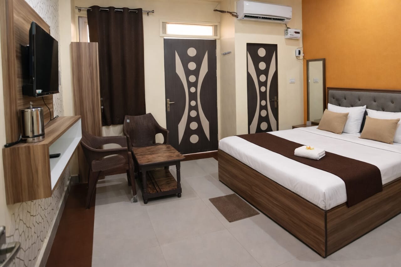 hotel shivoham