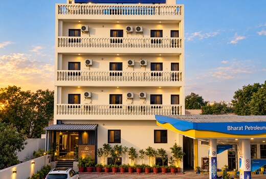 HOTEL PINNACLE