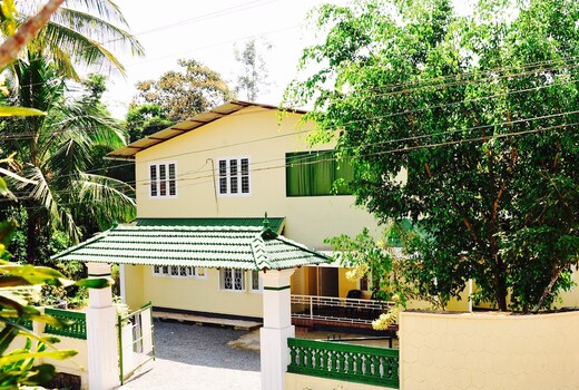 Lush Green Hut (3BHK Villa)