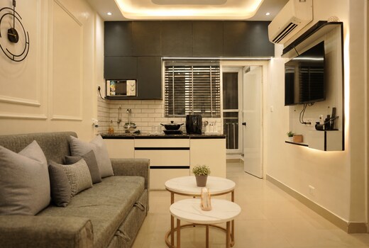 Pied a Terre House